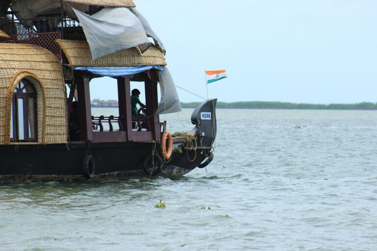 kerala houseboat tours