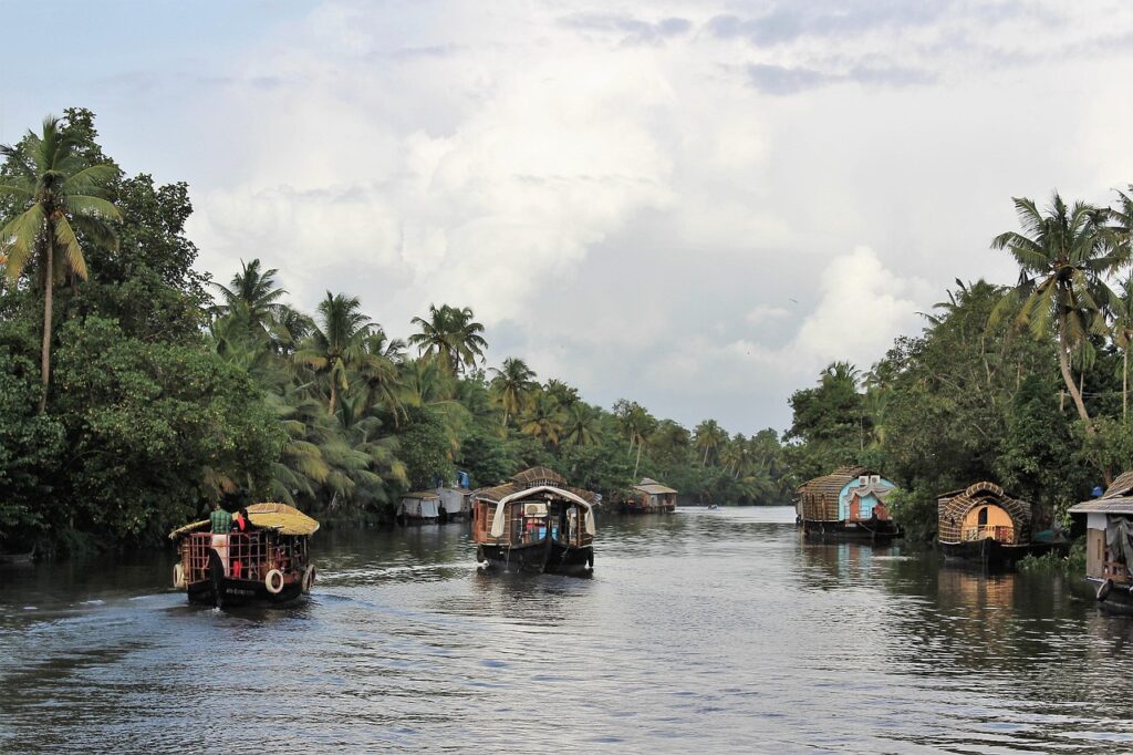 kerala backwater tour